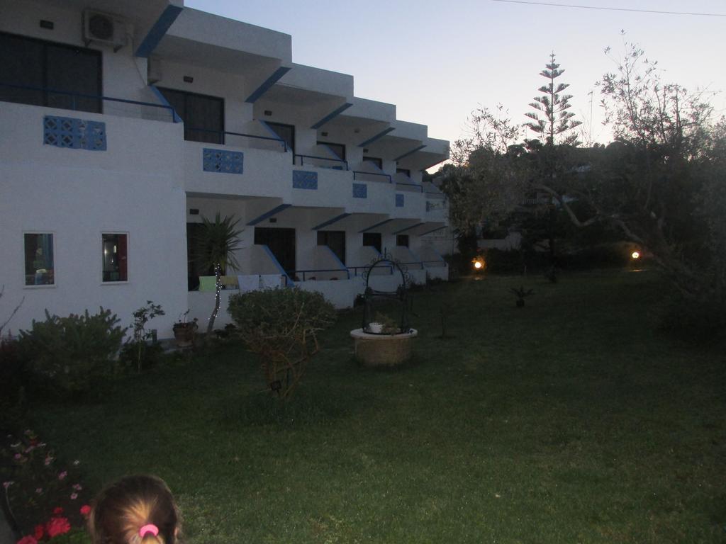 Eleni'S Apartments อาฟานโท ห้อง รูปภาพ