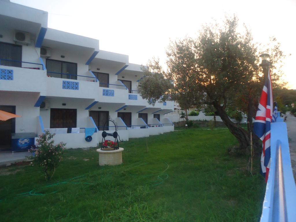 Eleni'S Apartments อาฟานโท ห้อง รูปภาพ