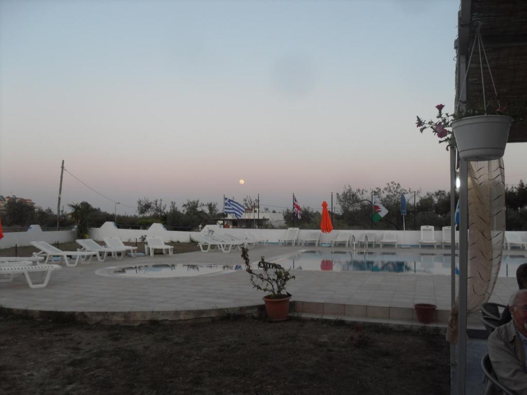 Eleni'S Apartments อาฟานโท ภายนอก รูปภาพ