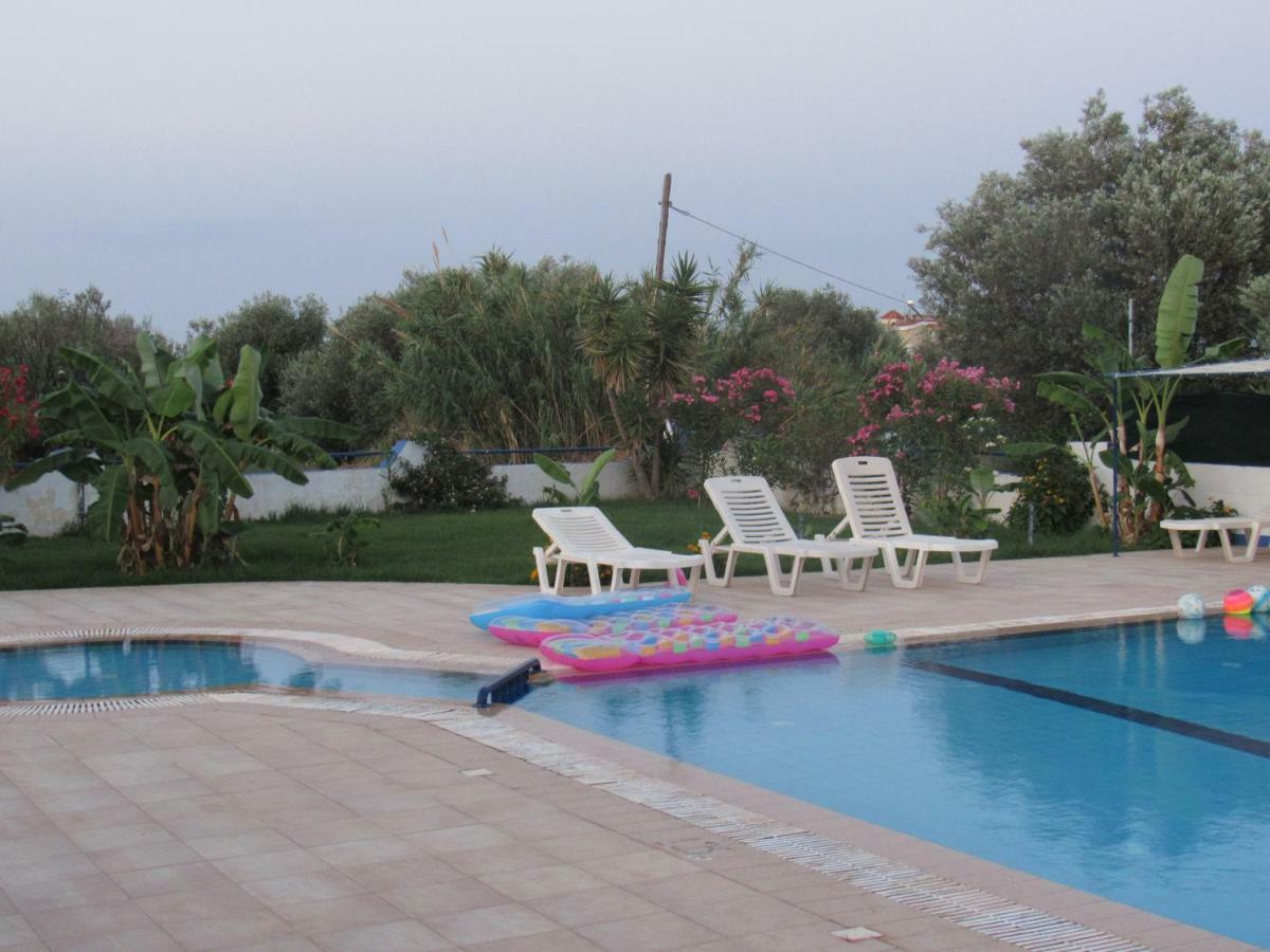 Eleni'S Apartments อาฟานโท ภายนอก รูปภาพ